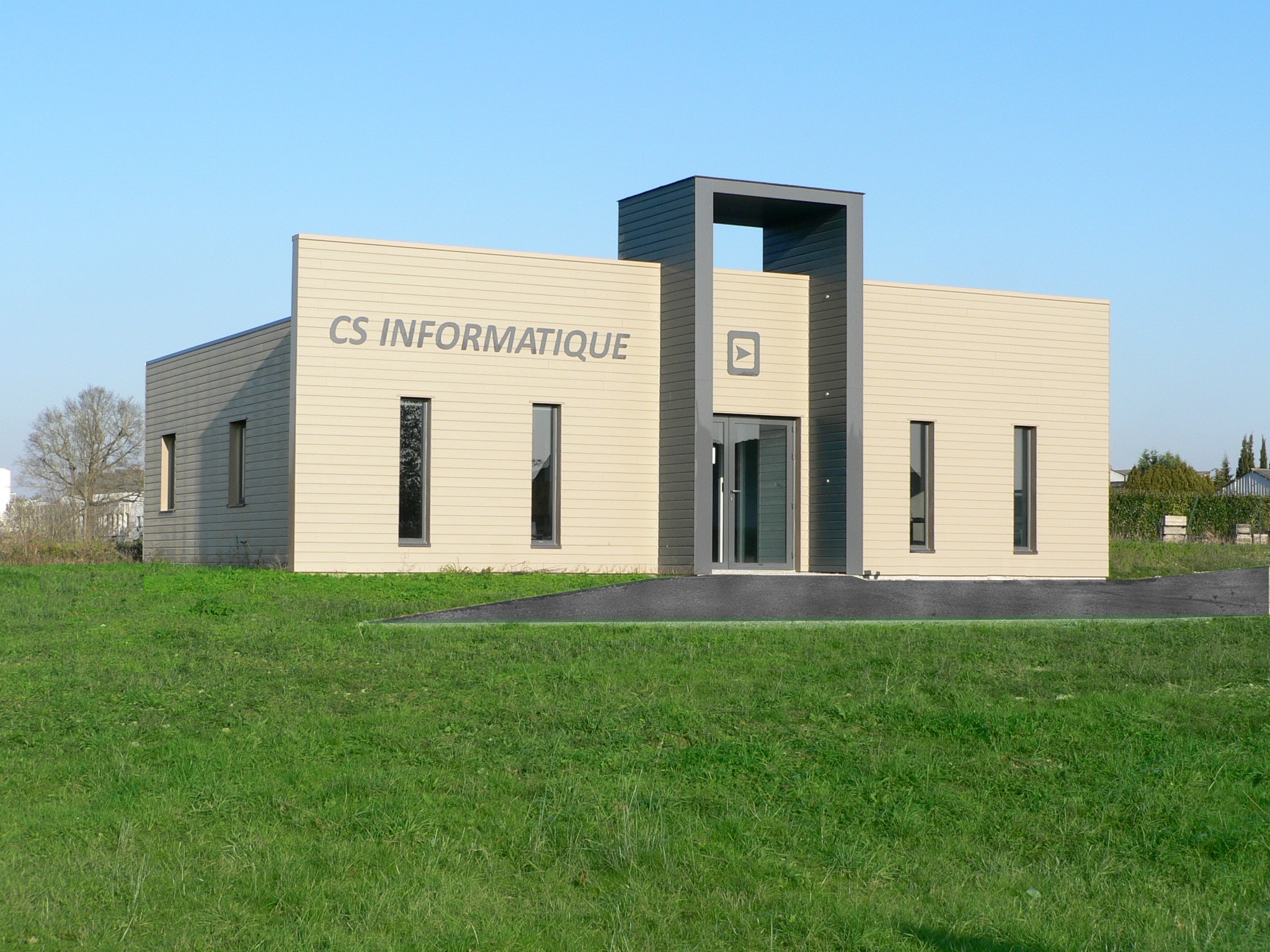 Bureaux - ZA Bazouges 53200 CHATEAU-GONTIER Bureaux - ZA Bazouges 53200 CHATEAU-GONTIER